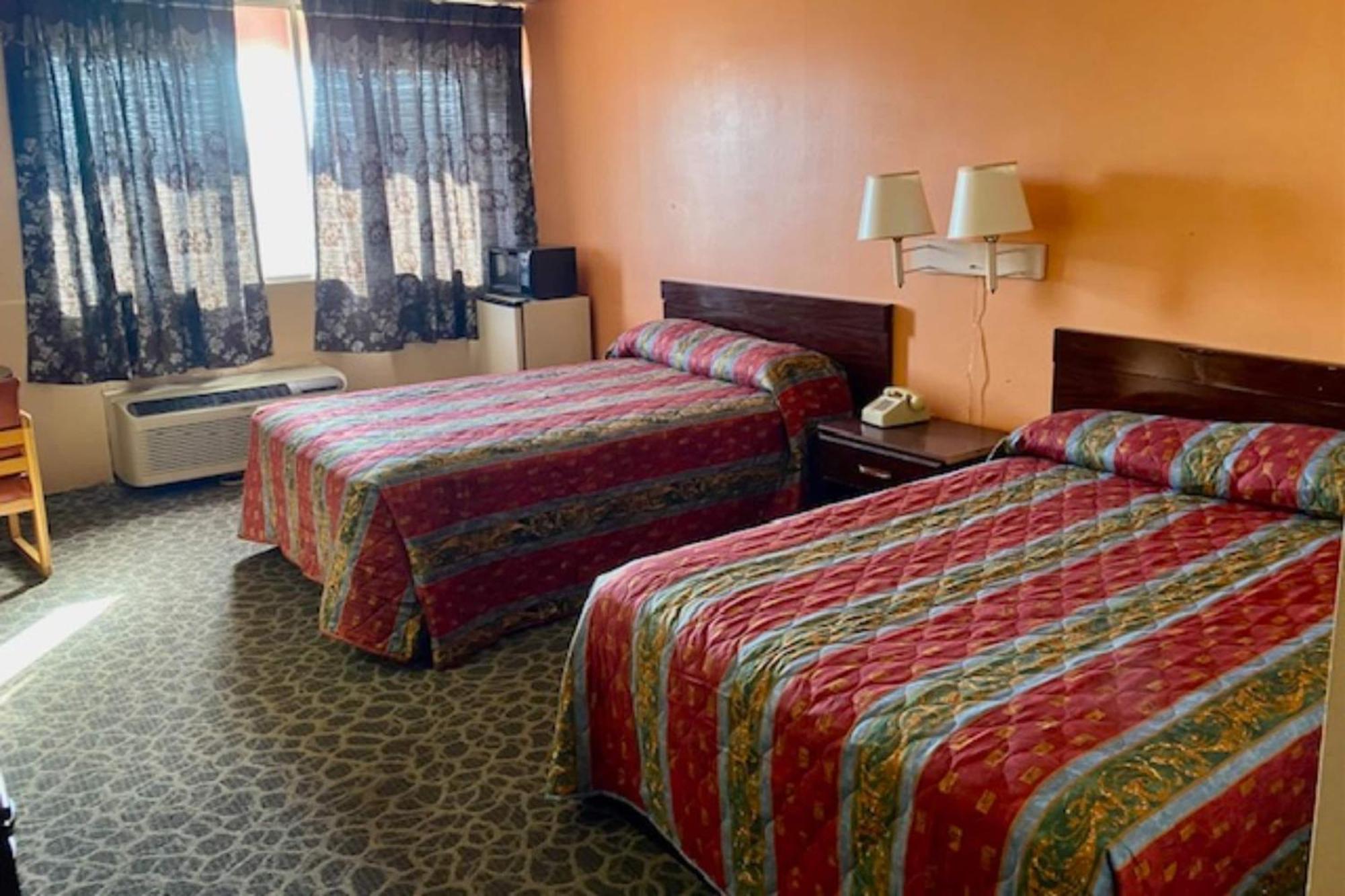 Red Carpet Inn & Suites Lima -Listing Partner Εξωτερικό φωτογραφία