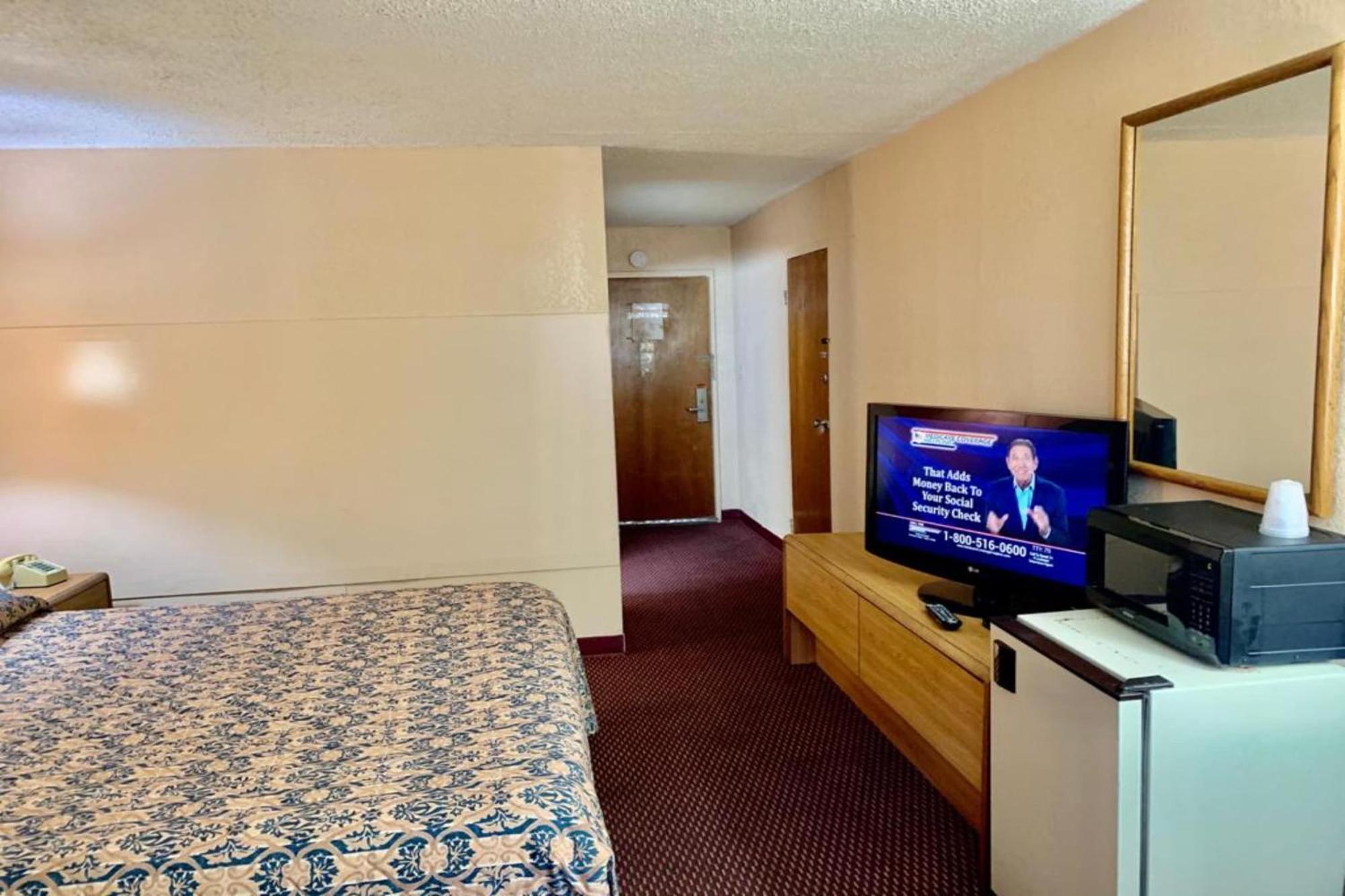 Red Carpet Inn & Suites Lima -Listing Partner Εξωτερικό φωτογραφία
