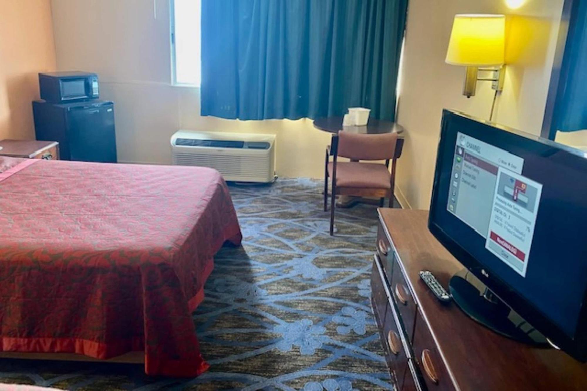 Red Carpet Inn & Suites Lima -Listing Partner Εξωτερικό φωτογραφία