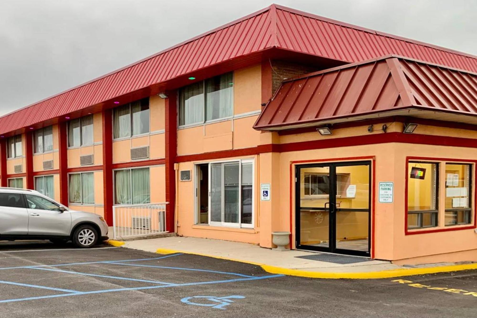 Red Carpet Inn & Suites Lima -Listing Partner Εξωτερικό φωτογραφία