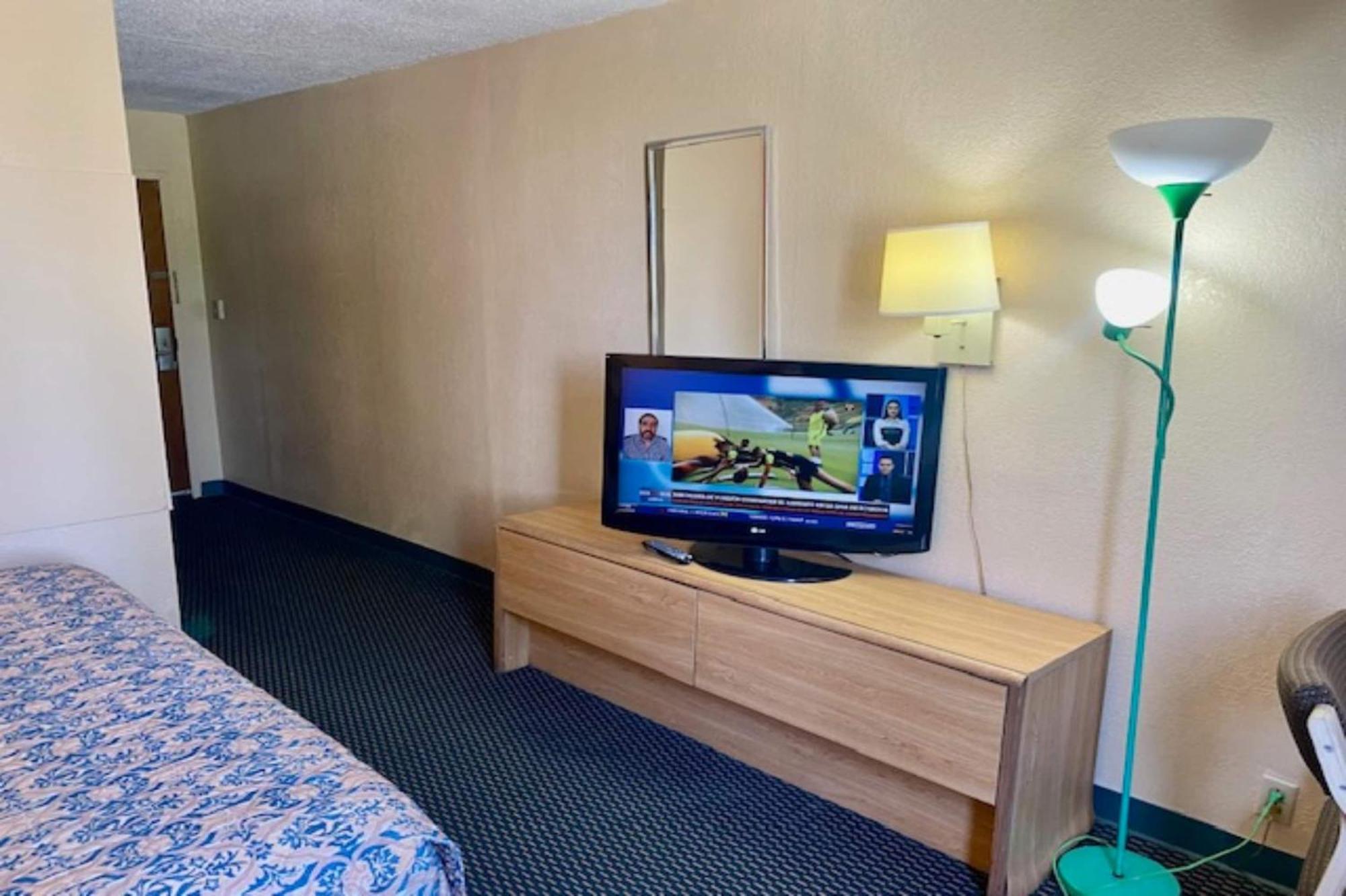 Red Carpet Inn & Suites Lima -Listing Partner Εξωτερικό φωτογραφία